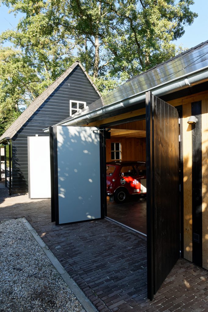 houten-garage-met-zonnepanelen-9-683x1024 - Houten garage met Zonnepanelen